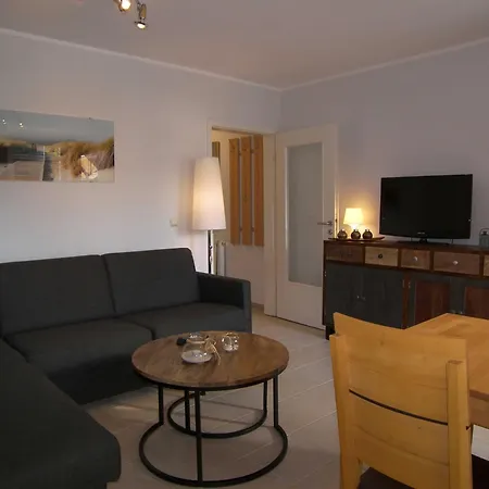 Komfortable Mit Pool- & Saunanutzung In Zinnowitz