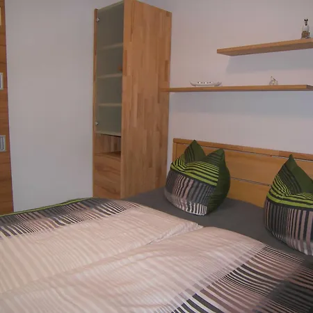 Komfortable Mit Pool-&saunanutzung In Apartment