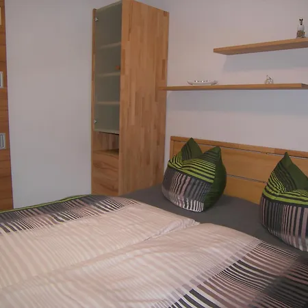 Komfortable Mit Pool-&saunanutzung In Apartment