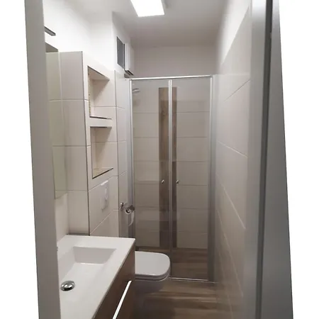 Komfortable Mit Pool- & Saunanutzung In Apartment