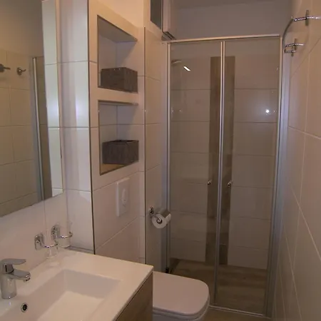 Komfortable Mit Pool- & Saunanutzung In Zinnowitz