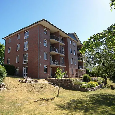 Komfortable Mit Pool- & Saunanutzung In