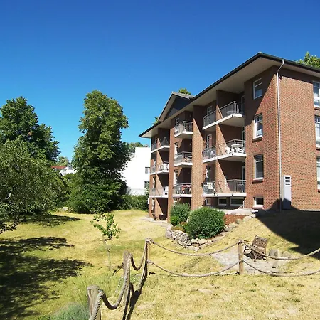 Komfortable Mit Pool- & Saunanutzung In Zinnowitz