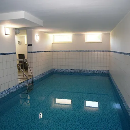 Apartment Komfortable Mit Pool-&saunanutzung In *